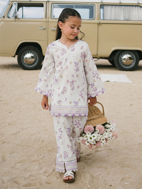 Lovelle Mini