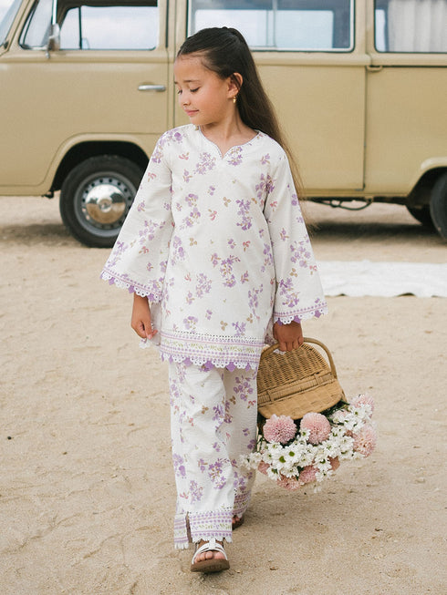 Lovelle Mini