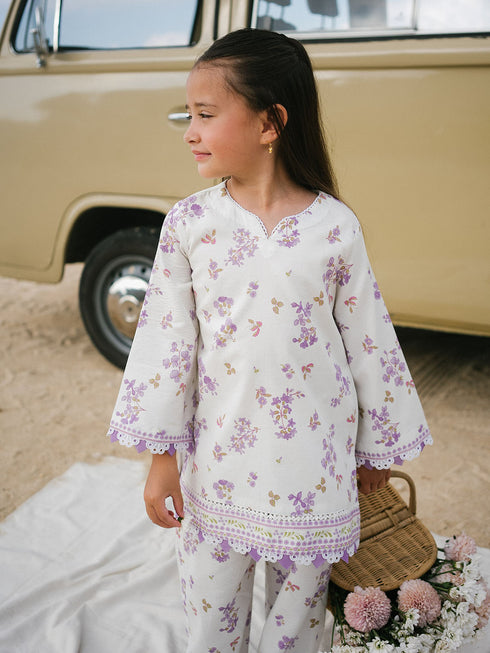 Lovelle Mini